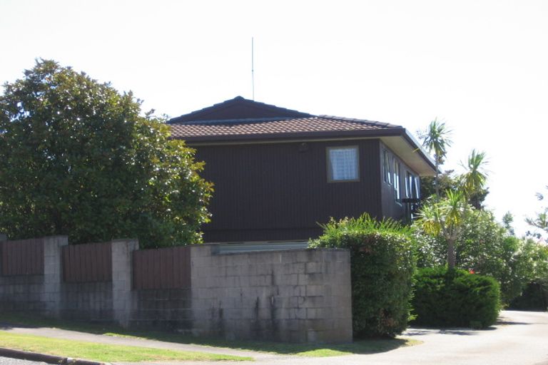 Photo of property in 1/20 Castor Bay Road, Castor Bay, Auckland, 0620