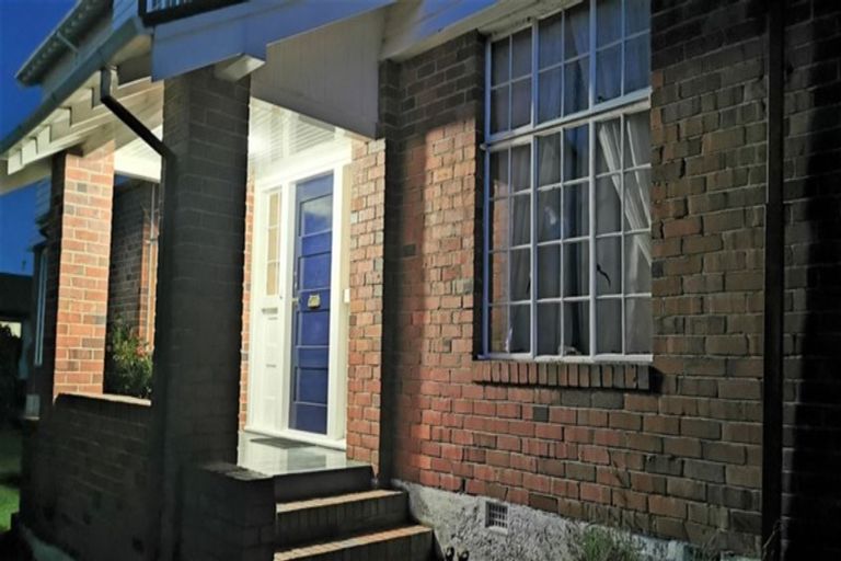 Photo of property in 118 Wellington Street, Picton, 7220