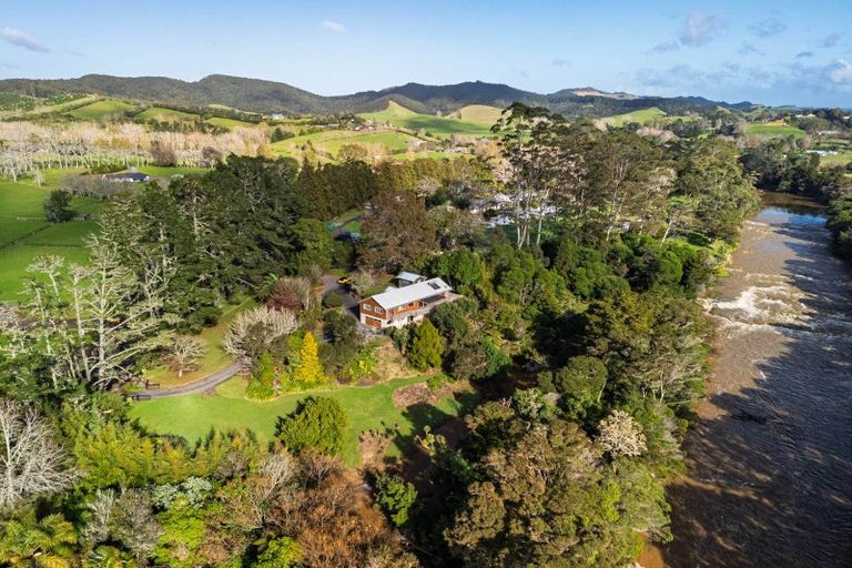 Photo of property in 646 Puketona Road, Haruru, 0204