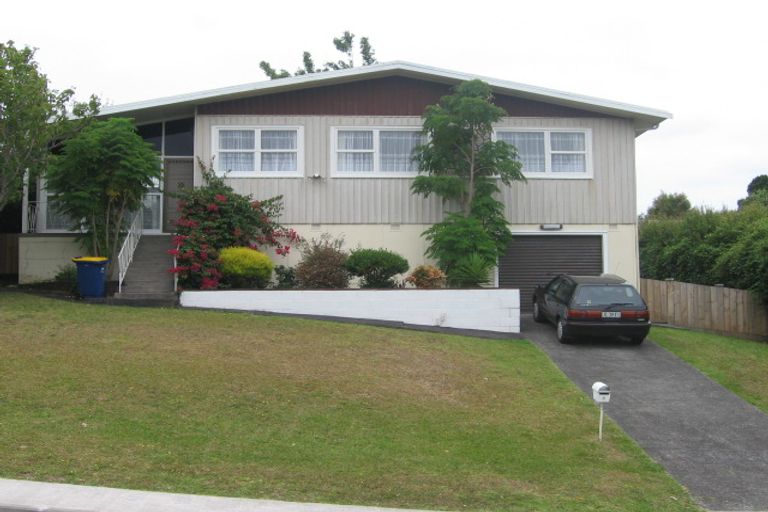 Photo of property in 4 Waverley Avenue, Glenfield, Auckland, 0629