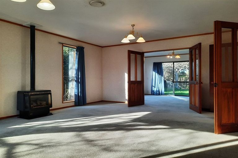 Photo of property in 3 Broadfell Avenue, Avonhead, Christchurch, 8042