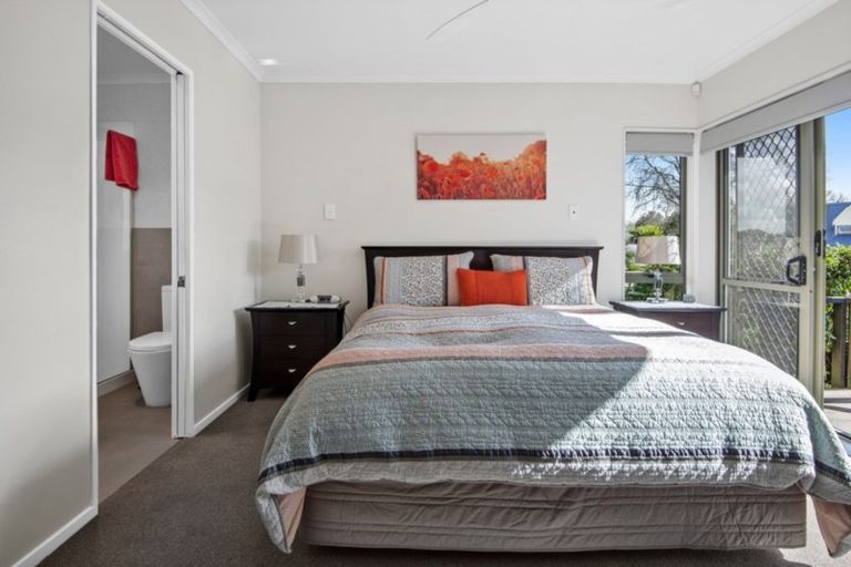 Photo of property in 16 Gillett Place, Botany Downs, Auckland, 2014