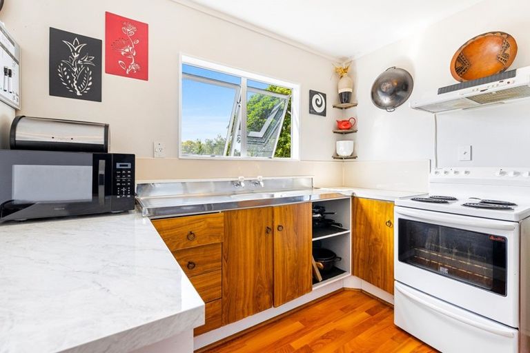 Photo of property in 2/4 Kahikatea Place, Ranui, Auckland, 0612