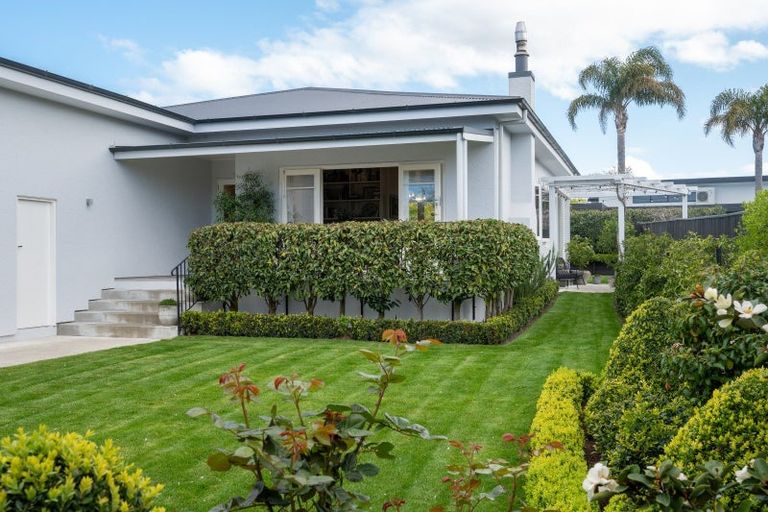 Photo of property in 30 Tauroa Road, Havelock North, 4130