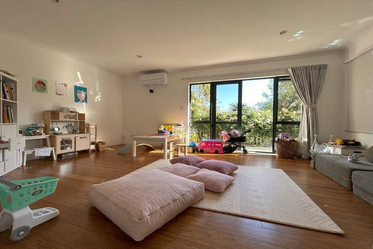 Photo of property in 12b Kimberly Grove, Greenhithe, Auckland, 0632