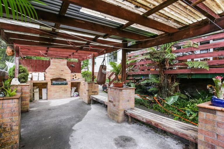 Photo of property in 103a Woodglen Road, Glen Eden, Auckland, 0602