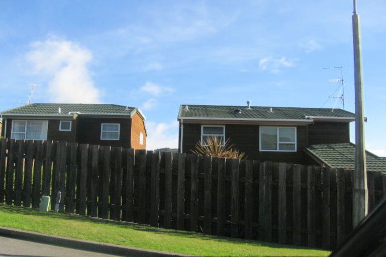 Photo of property in 2/2 The Top Gallant, Whitby, Porirua, 5024