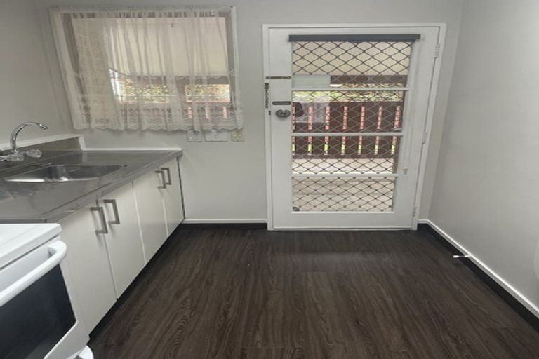 Photo of property in 2/30 Whitley Avenue, Ebdentown, Upper Hutt, 5018