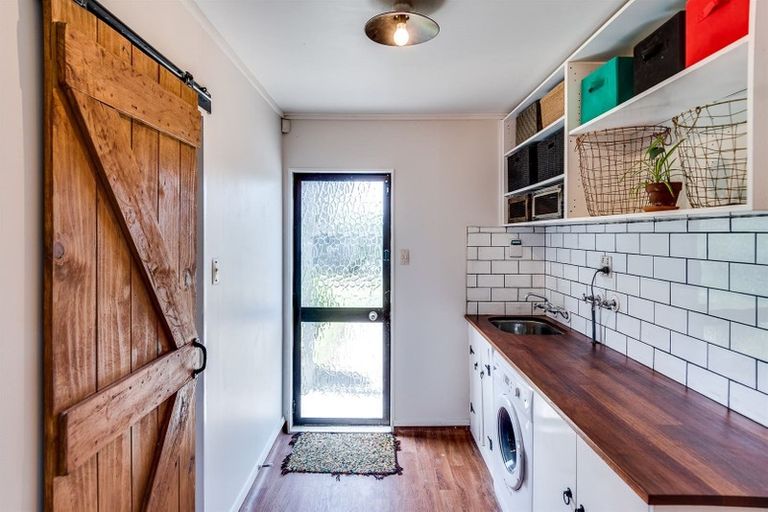 Photo of property in 141 Tait Drive, Greenmeadows, Napier, 4112