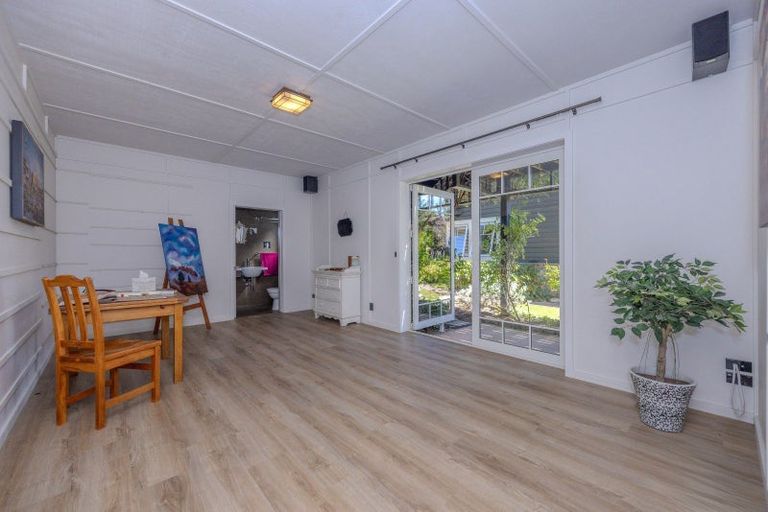 Photo of property in 270 Beacon Point Road, Wanaka, 9305