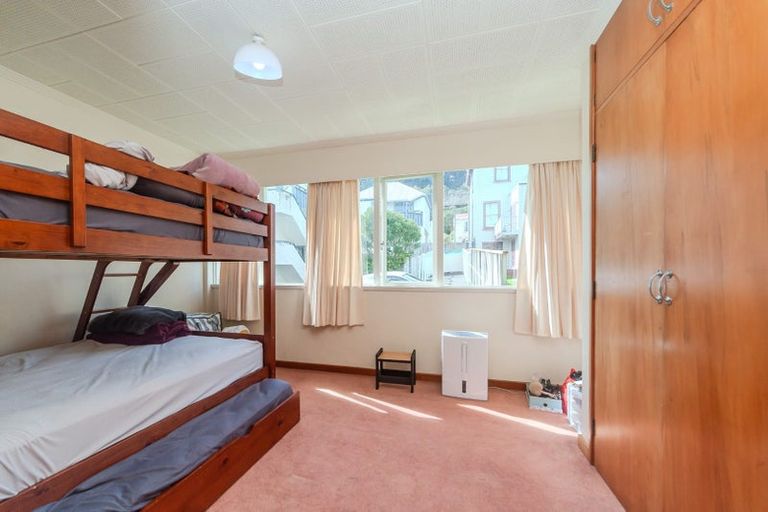 Photo of property in Westgate Flats, 4/36 Queen Street, Mount Victoria, Wellington, 6011