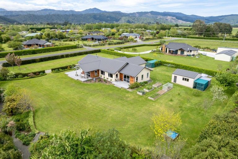 Photo of property in 17 Arete Lane, Levin, 5571