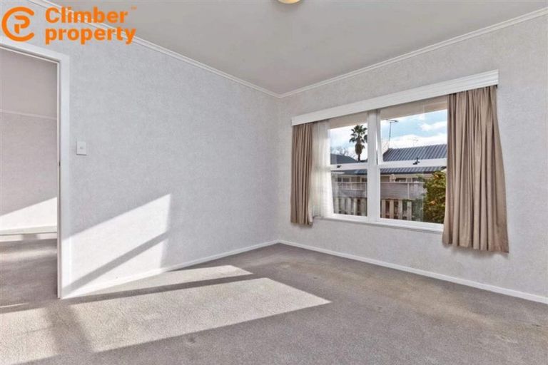 Photo of property in 2/17 Saltburn Road, Milford, Auckland, 0620