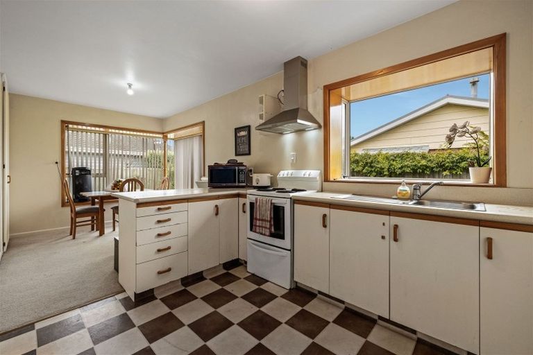 Photo of property in 1/124 Harris Crescent, Papanui, Christchurch, 8053