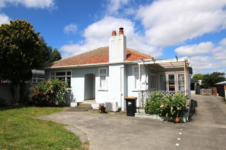 Photo of property in 34 Botanical Road, Takaro, Palmerston North, 4412