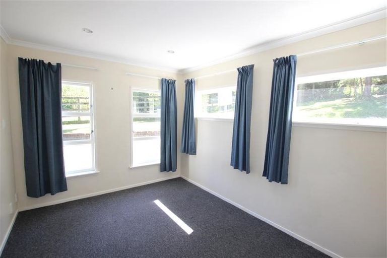 Photo of property in 6 Shirley Road, Parau, Auckland, 0604