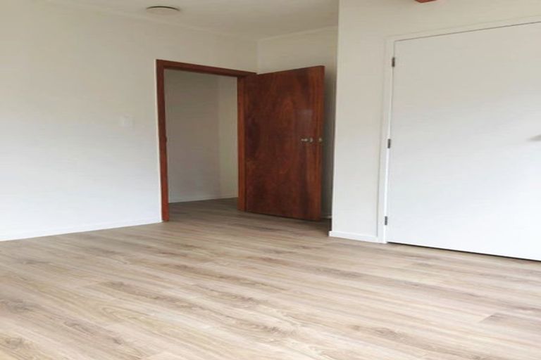 Photo of property in 3 Trinidad Road, Sunnynook, Auckland, 0620