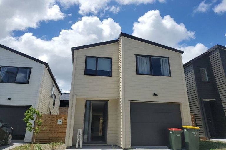 Photo of property in 16b Kaimai Avenue, Massey, Auckland, 0614
