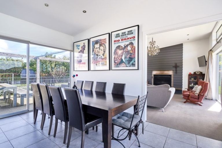 Photo of property in 6 Te Roera Drive, Taradale, Napier, 4112