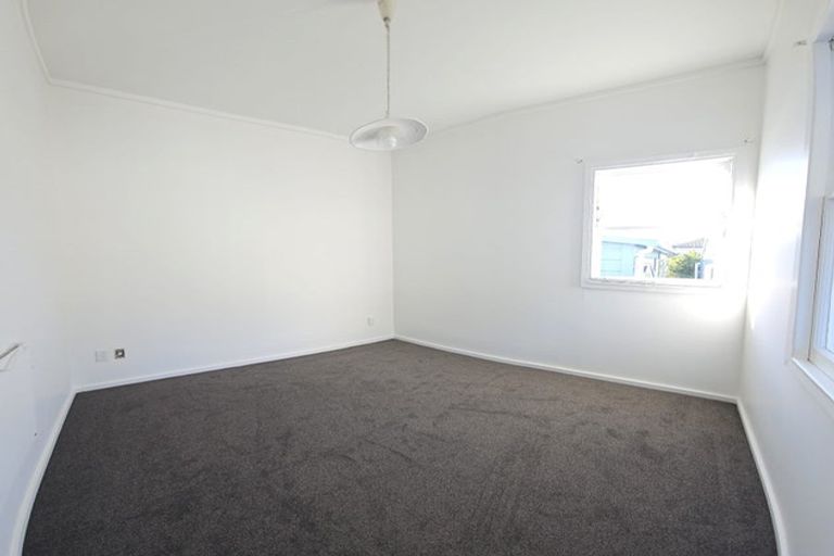 Photo of property in 16 Edinburgh Terrace, Berhampore, Wellington, 6023