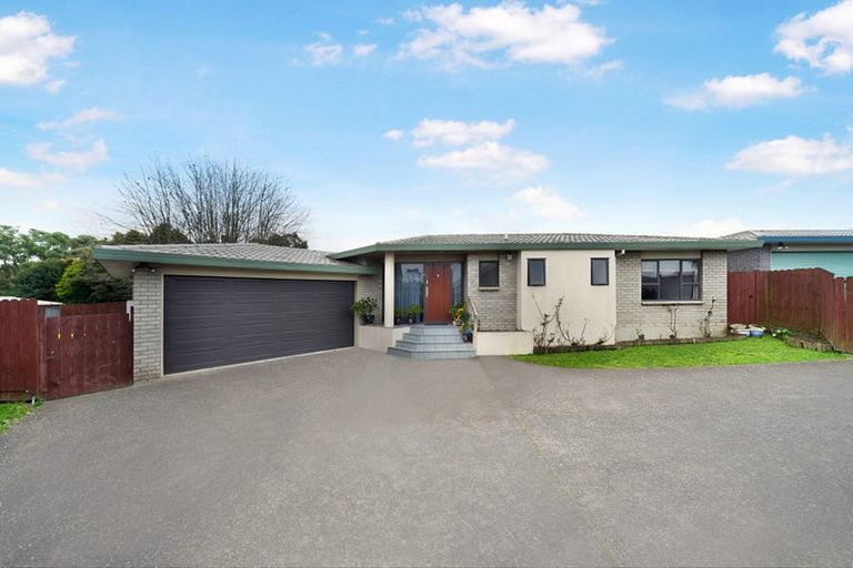 Photo of property in 12 Palmer Avenue, Glen Eden, Auckland, 0602