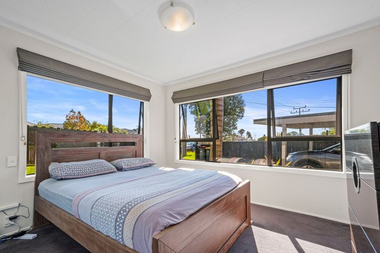 Photo of property in 21 Hepburn Road, Glendene, Auckland, 0602