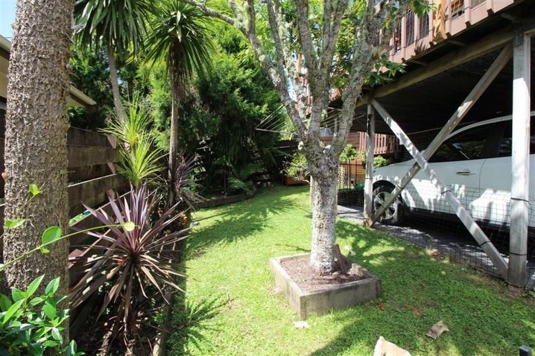 Photo of property in 2/41 Rangatira Road, Beach Haven, Auckland, 0626