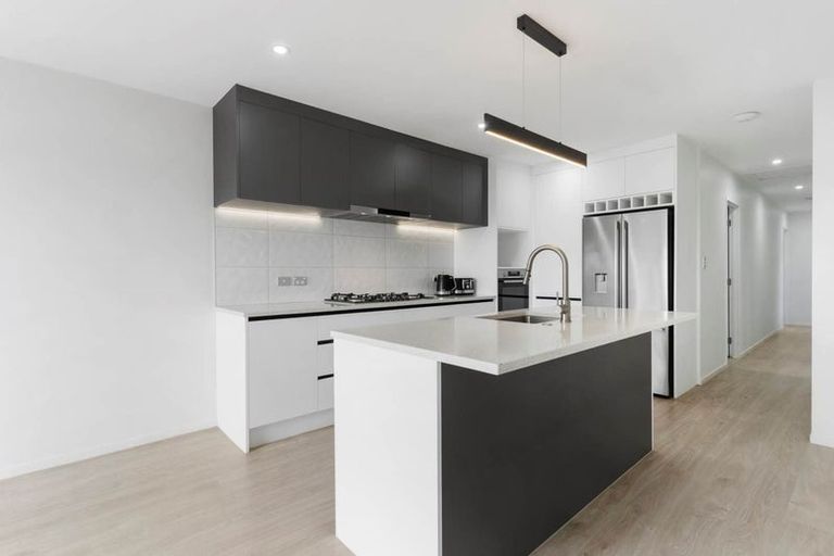 Photo of property in 82 Joseph Street, Flat Bush, Auckland, 2019