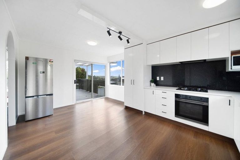 Photo of property in 6c Zingaro Place, Massey, Auckland, 0614