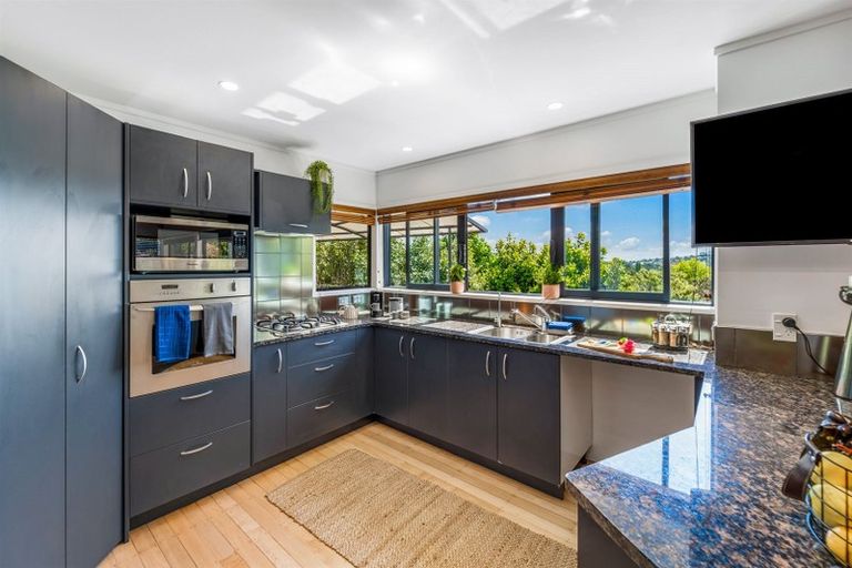 Photo of property in 118 Stanmore Bay Road, Stanmore Bay, Whangaparaoa, 0932