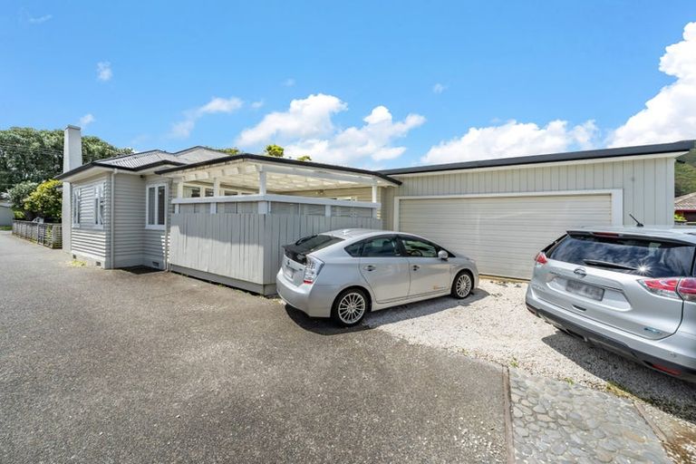 Photo of property in 22 Saint Ronans Avenue, Waterloo, Lower Hutt, 5011