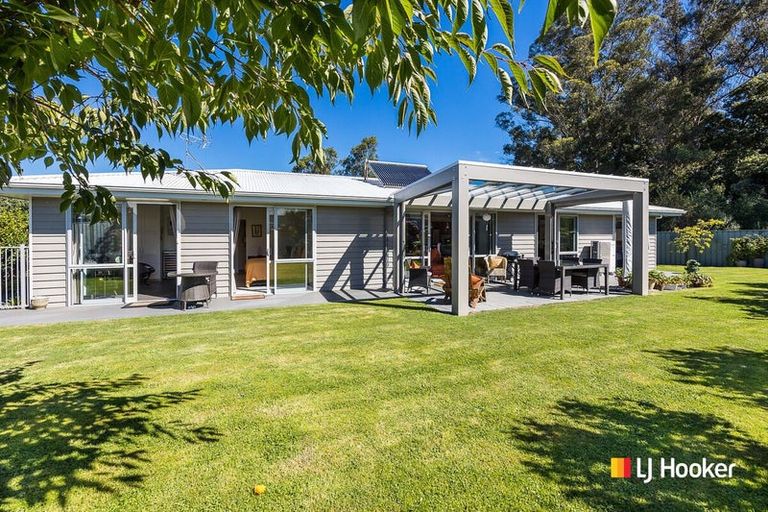 Photo of property in 17 Awa Toru Drive, Fairfield, Dunedin, 9018