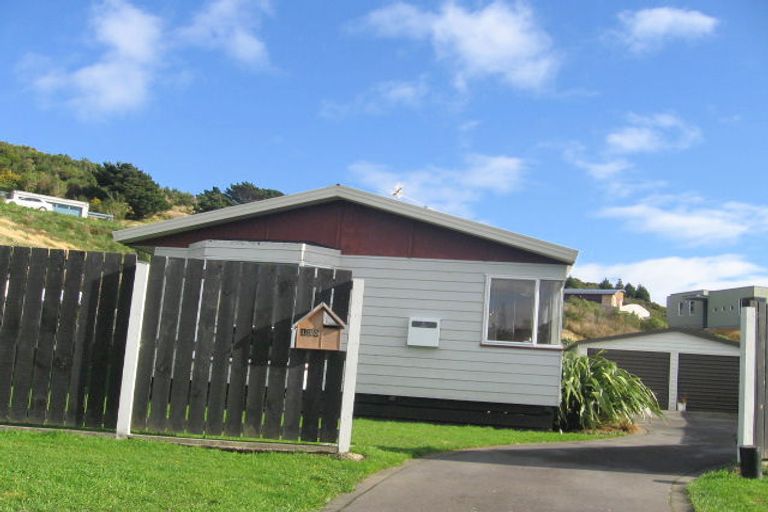 Photo of property in 135 Maungaraki Road, Korokoro, Lower Hutt, 5012