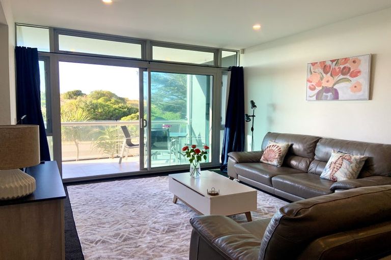 Photo of property in 2/272 Marine Parade, New Brighton, Christchurch, 8061