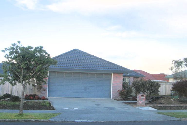 Photo of property in 124 Burswood Drive, Burswood, Auckland, 2013