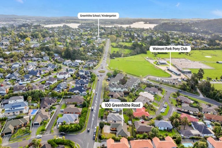 Photo of property in 100 Greenhithe Road, Greenhithe, Auckland, 0632