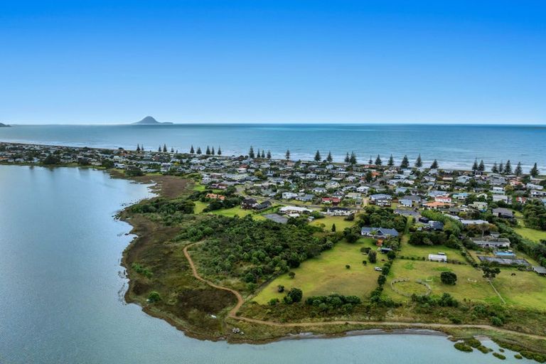 Photo of property in 26 Ohiwa Parade, Ohope, 3121