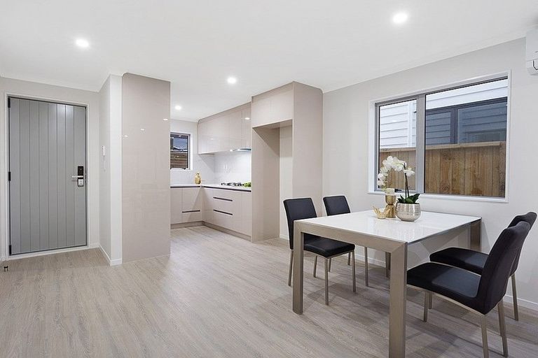 Photo of property in 527d Pakuranga Road, Howick, Auckland, 2010