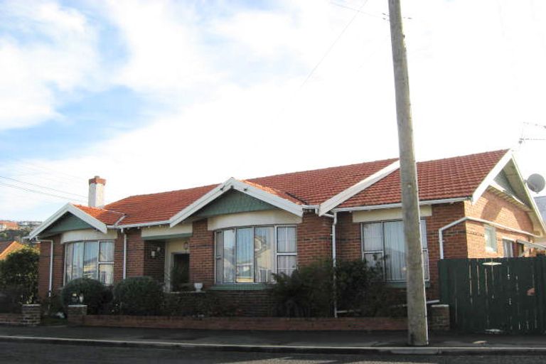 Photo of property in 66 Hargest Crescent, Saint Kilda, Dunedin, 9012