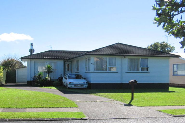 Photo of property in 94 Edgewater Drive, Pakuranga, Auckland, 2010