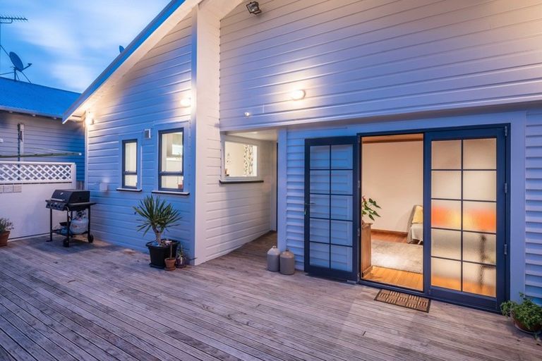 Photo of property in 48 Darlington Road, Miramar, Wellington, 6022