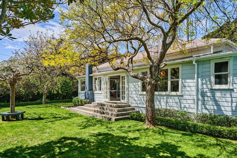 Photo of property in 15 Konini Street, Eastbourne, Lower Hutt, 5013