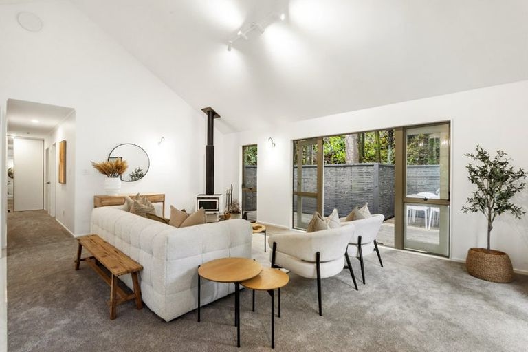 Photo of property in 2/48 Park Hill Road, Birkenhead, Auckland, 0626