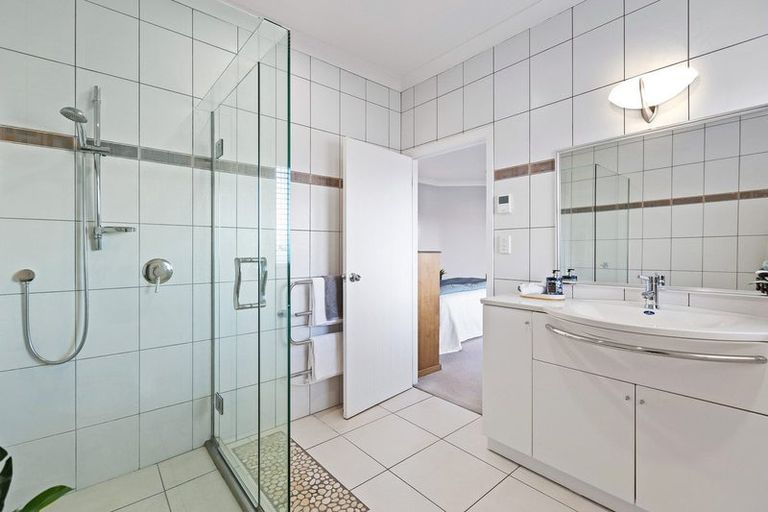 Photo of property in 10 Ascot Way, Orewa, 0931