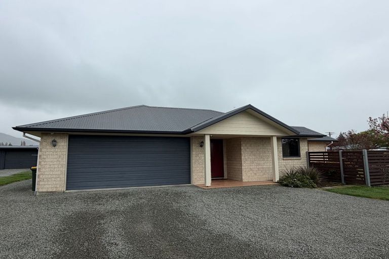 Photo of property in 14 Hillary Street, Waimate, 7924