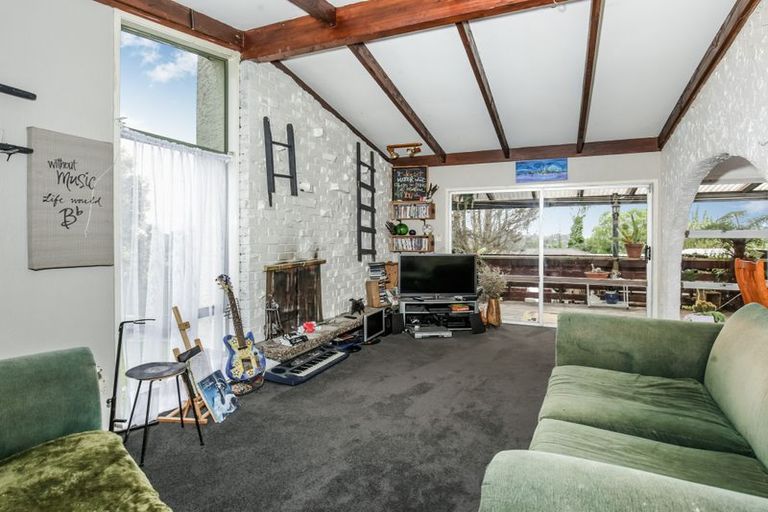 Photo of property in 103a Woodglen Road, Glen Eden, Auckland, 0602