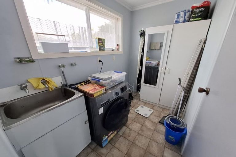 Photo of property in 15 Shaldon Crescent, Blagdon, New Plymouth, 4310