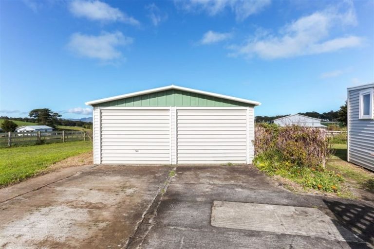 Photo of property in 242 Hull Road, Waiuku, 2682