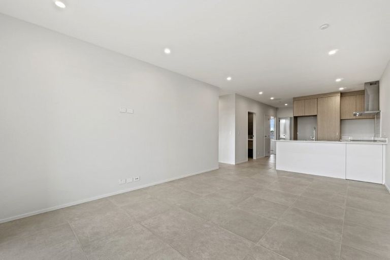 Photo of property in 13/18 Paraone Crescent, Takanini, 2112