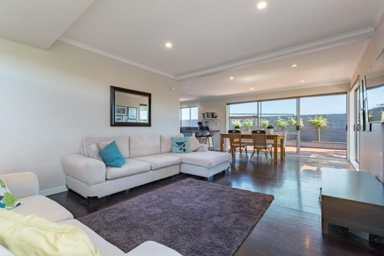 Photo of property in 29 Kiriwai Road, Paremata, Porirua, 5024